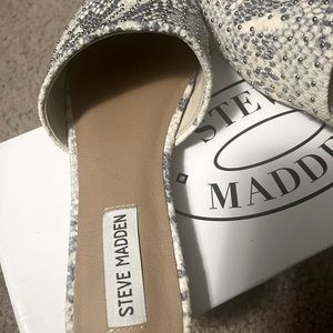 Steve Madden natural snake print leather trace studded mule